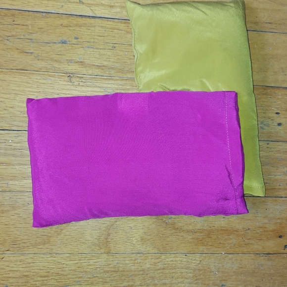 Lavender Silk Eye Pillow for yoga and meditation - Picture 1 of 4